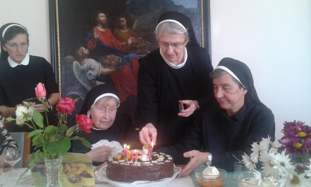Feier zum 102. Geburtstag von Mater Albertia