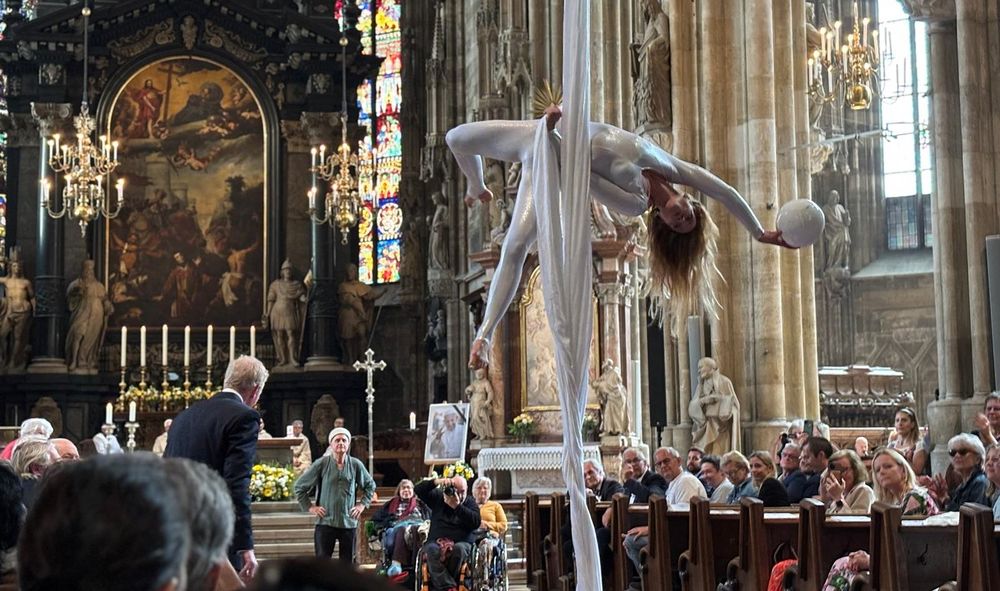 Akrobatin im Wiener Stephansdom / kathpress / Jutta Steiner Sportunion feierte 80-Jahr-Jubiläum im Wiener Stephansdom