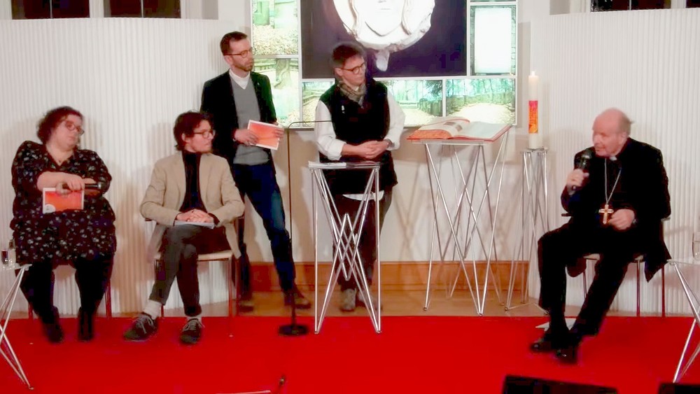 Präsentation der vorsynodalen Erhebungen der Erzdiözese Wien mit Kardinal SchönbornPräsentation der vorsynodalen Erhebungen der Erzdiözese Wien mit Kardinal Schönborn / Erzdiözese Wien/YouTube Präsentation der vorsynodalen Erhebungen der Erzdiözese Wien mit Kardinal Schönborn