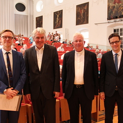 v.l.: Prof. Markus Gabriel, Rektor Heinrich Schmidinger, Erzbischof Franz Lackner, SHW-Obmann Prof. Martin Dürnberger
