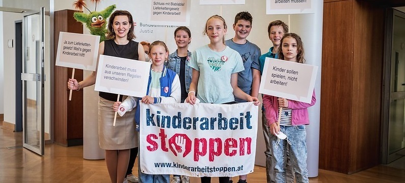 Justizministerin Zadic unterstützt Initiative 'Kinderarbeit stoppen' / Kath. Jungschar Justizministerin Zadic unterstützt Initiative 'Kinderarbeit stoppen'