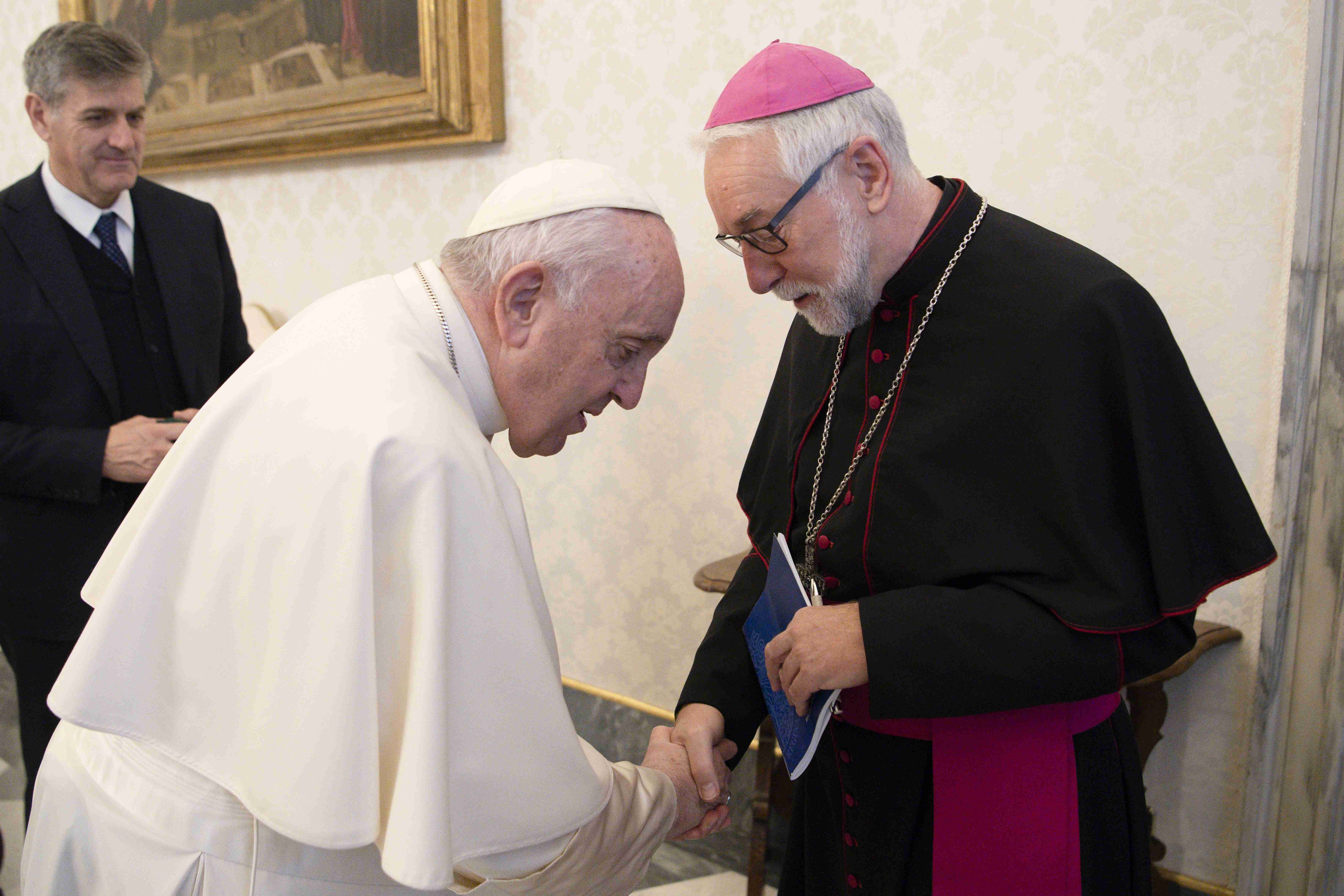 Papst Franziskus und Bischof Josef Marketz im Gespräch