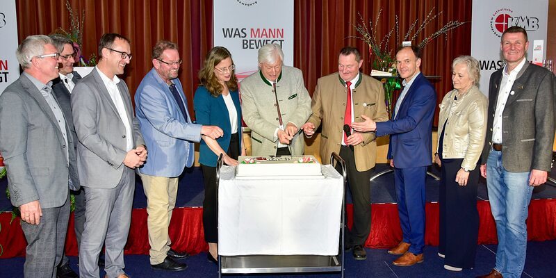 v.l.n.r. Anton Taschner, Gerhard Hutter, Andreas Gradwohl, Ferdinand Kaineder, Anja Haider-Wallner, Vinzenz Jobst, Karl Toifl, Gabriel Kožuch, Roselinde Strommer, Peter Goldenits / Elisabeth Feucht 75 Jahre Katholische Männerbewegung Burgenland