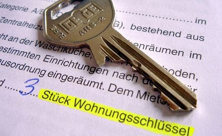 Oesterr. Mietvertrag [ (c) www.BilderBox.com, Erwin Wodicka, A-4063 Breitbrunn, Tel. +43 676 5103 678. Verwendung nur gegen HONORAR, BELEG, URHEBERVERMERK und den AGBs auf www.bilderbox.com ] in an am um im auf einer beim mit and , /, Abloese, Abloes